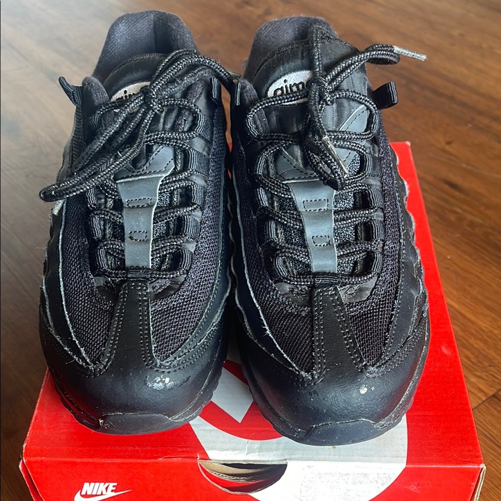 Nike Red and White Air Max 95 Recraft (GS) Box
